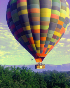 Hot air balloon rides in South Africa over the Magalies River Valley